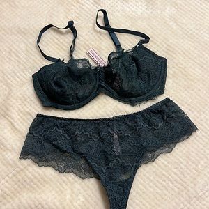 Victoria’s Secret NWOT lace bra and panty set in Teal